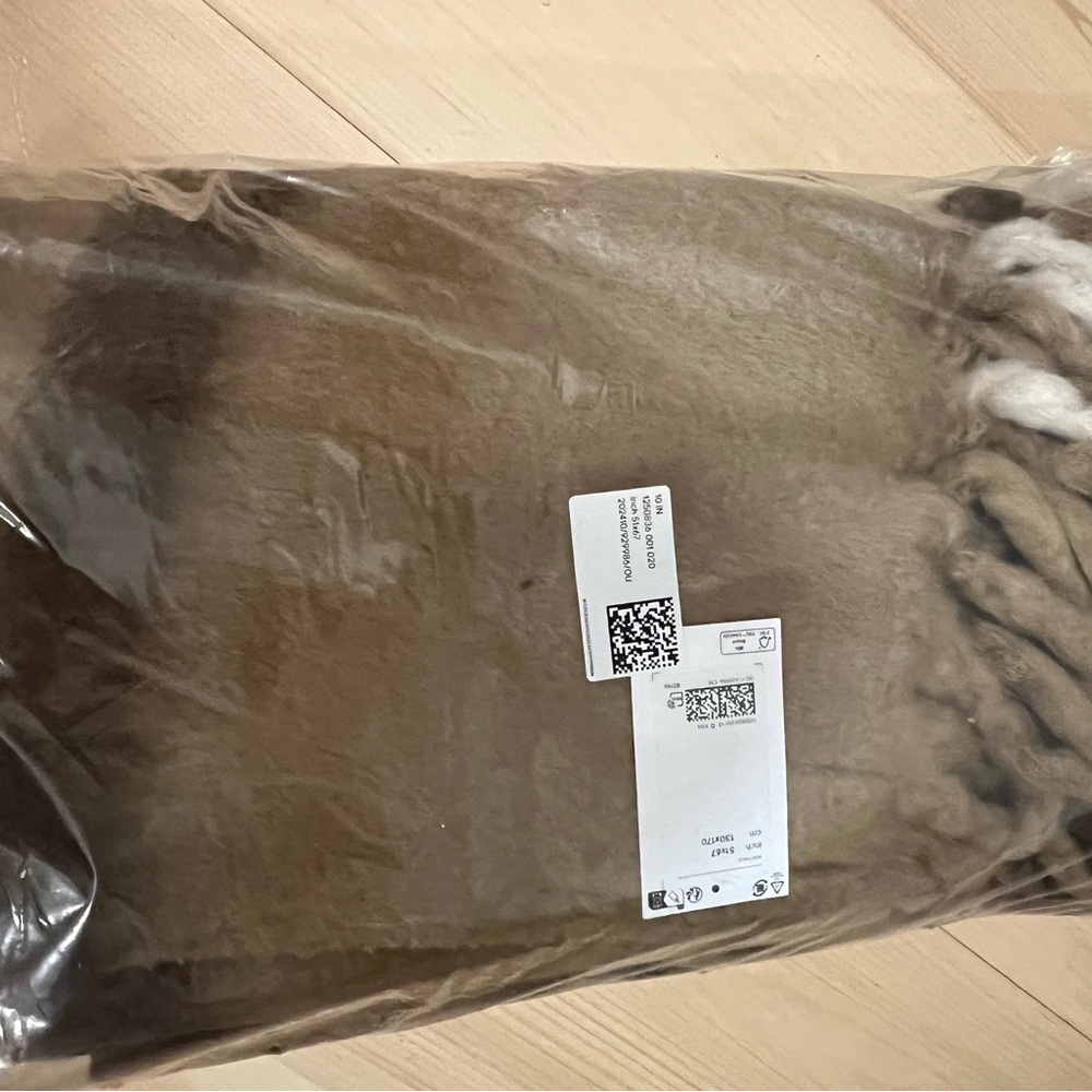 H&M tartan Brown and Cream Quilt NWT